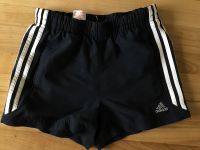 adidas Sporthose kurz Gr. 140 dunkelblau Nordrhein-Westfalen - Krefeld Vorschau