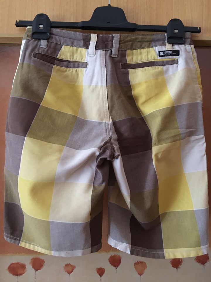 DC Apparel Division Shorts /kurze Hose Herren Gr.29 in Koblenz