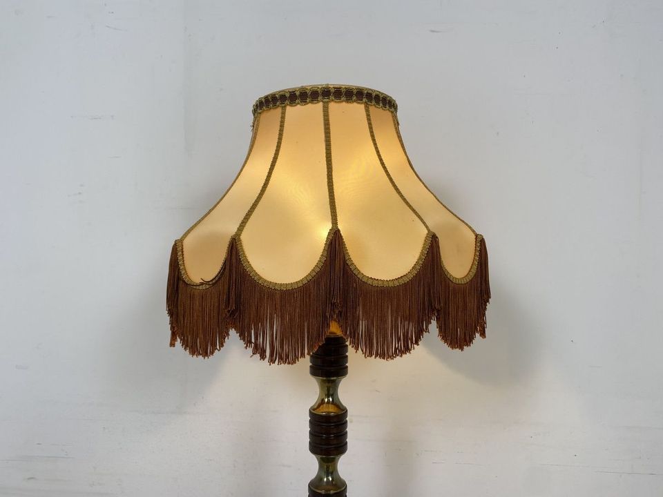 WMK Besonders schöne & sehr gut erhaltene 60er Jahre Stehlampe mit edlem Lampenfuß aus Holz & Messing und freundlichem Lampenschirm, dimmbar # Lampe Leuchte Stehleuchte Leselampe Licht Vintage Retro in Berlin