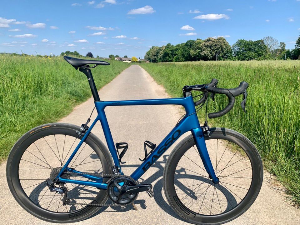 Basso Venta 58 Ultegra Leeze Carbon 50mm Rim Brakes in Wennigsen