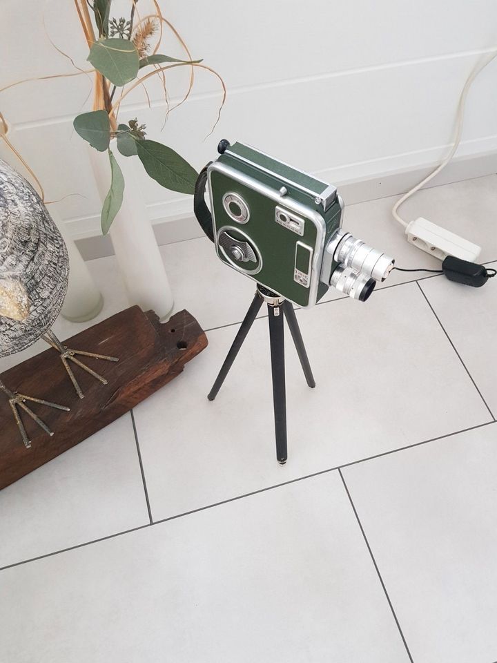 Lampe  Leuchte  alte  8mm Kamera Filmkamera  Meopta A8 II in grün in Oelde