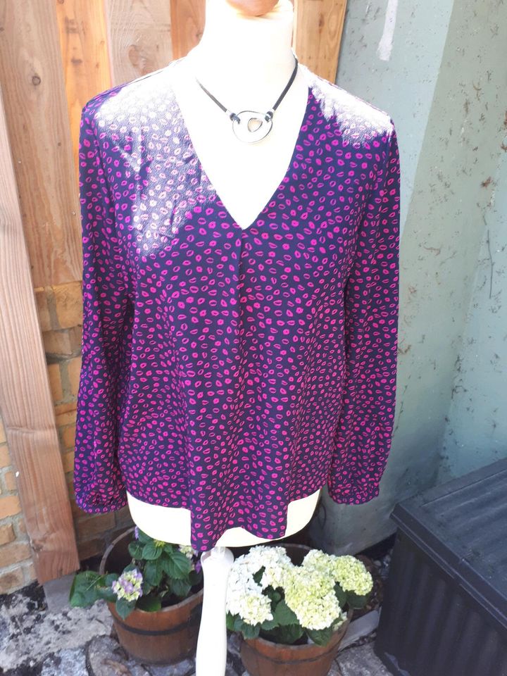 Bluse von Vero Moda Gr L in lila mit Küsschen in Wusterhusen