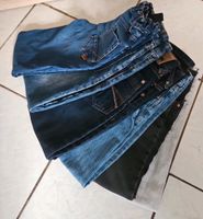 6 x Jeans Jungenjeans Hose Hosen Set Jeans Paket gr.140 Nordrhein-Westfalen - Freudenberg Vorschau