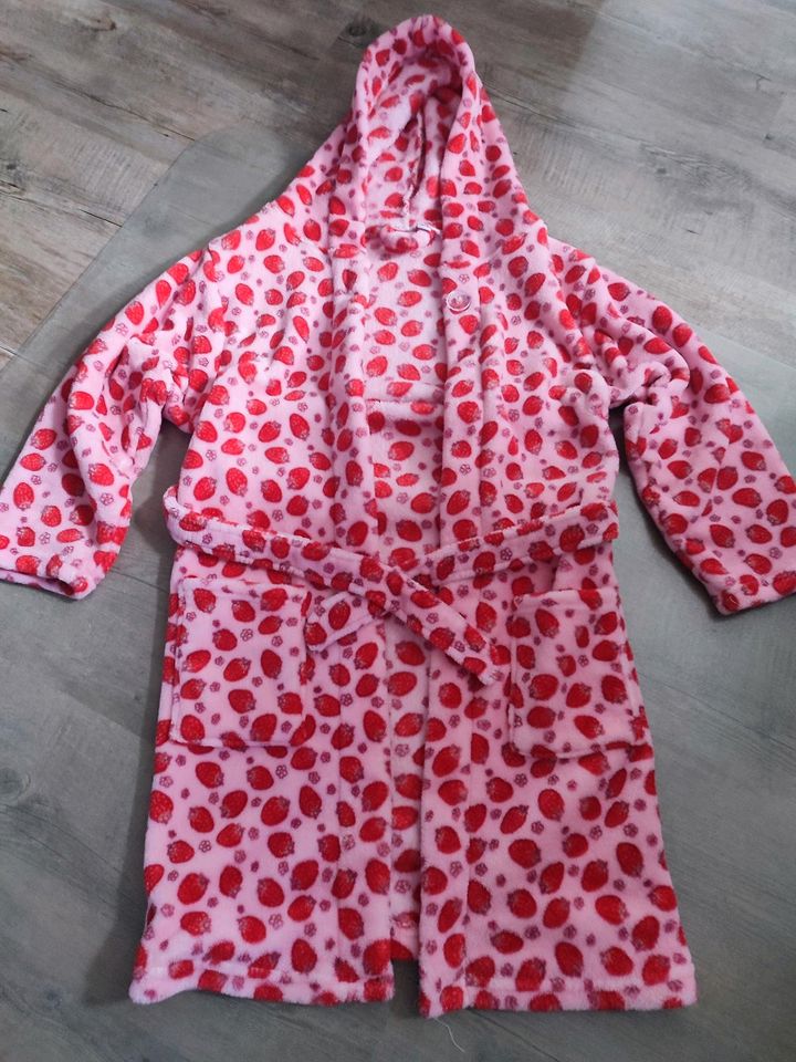 Playshoes Mädchen Bademantel 134/140 Erdbeeren Kinder rosa in Sprockhövel