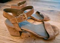Braune Riemchensandalen mit Absatz Cox Größe 37 Echtleder Bad Doberan - Landkreis - Dummerstorf Vorschau