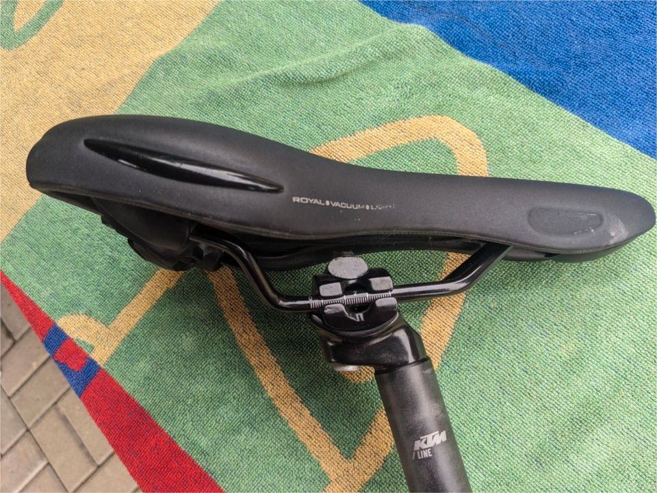 SELLE ROYAL VAKUUM LIGHT Touren-Sattel Geleinlage KTM Sattelstütz in Mönchengladbach