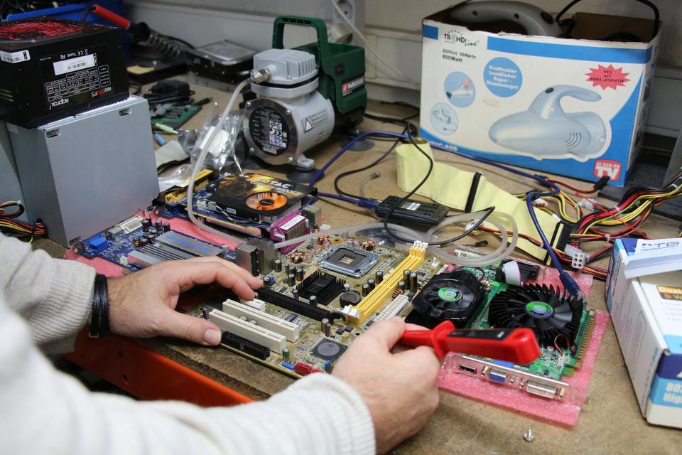 iMac Macbook Laptop PC Computer Reparatur Grafikchip Austausch in Hamburg