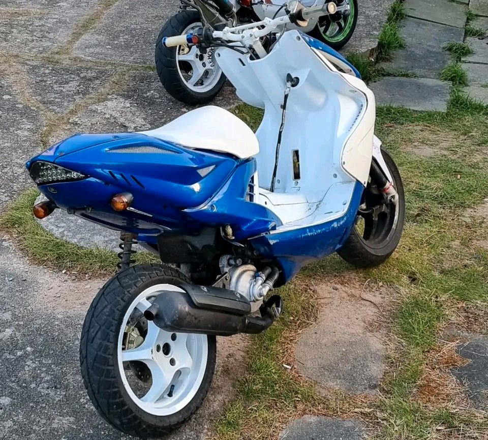 Yamaha Aerox MBK Nitro 45kmh Papiere in Stolzenau