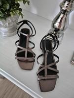 Hallhuber Sandalen in Größe 37 Niedersachsen - Pattensen Vorschau