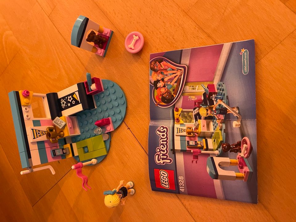 Lego Friends Stephanies Zimmer 41328 in Hünfelden