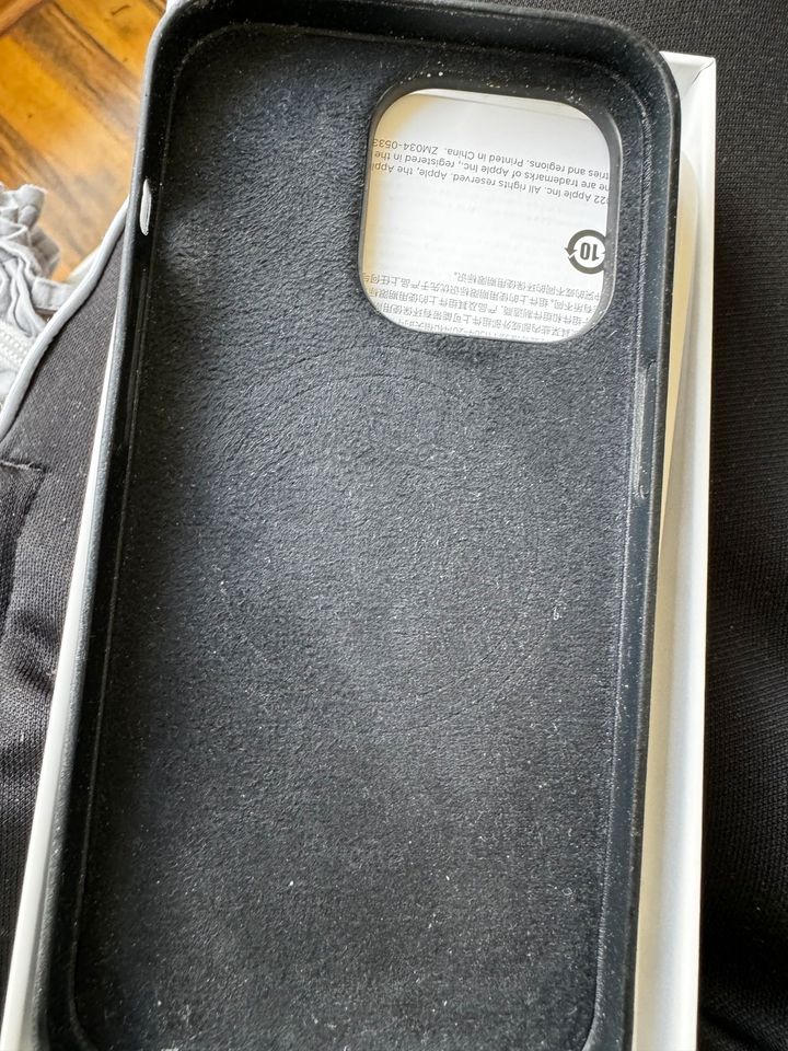 Apple iPhone Leder Case / 14 & 14 Pro (Original) in Bremen