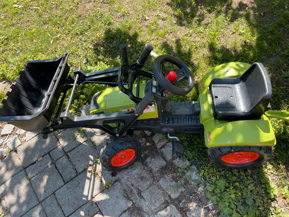 Falk Trettraktor Claas Arion 410 mit Anhänger und Lader in Eislingen (Fils)