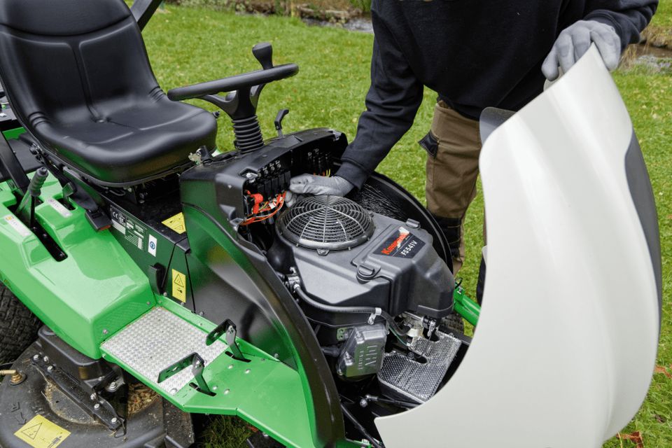 Etesia Hydro 100 MK 124 Aufsitzmäher Gartentraktor Sofort Verfügbar !! in Siegen