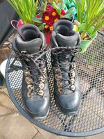 Bergschuhe Wanderstiefel Wanderschuhe Lowa  EU 42 1/2 Berlin - Reinickendorf Vorschau
