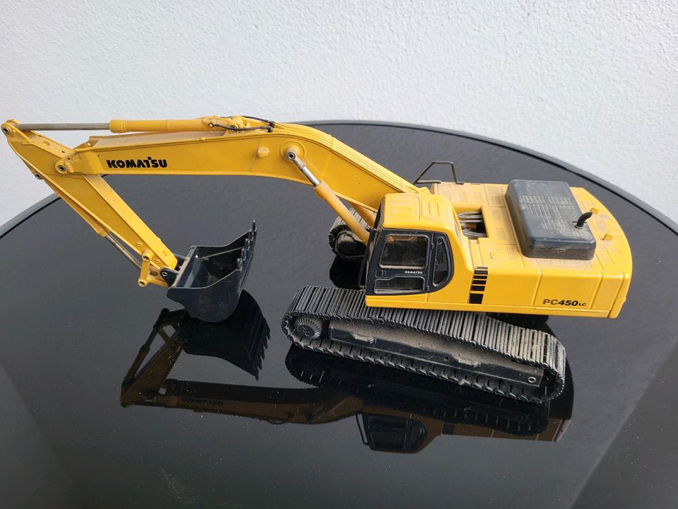 Komatsu PC 450 LC-6 Modell 1:32 Joal in Karlsruhe