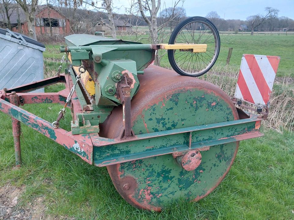 Wiesenwalze/Glattwalze mit Sähmaschine/ 5Tonnen in Ibbenbüren