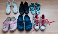 Halbschuhe Sneaker Hausschuhe Flip Flops Ballerinas Gr. 33 34 35 Brandenburg - Liebenwalde Vorschau