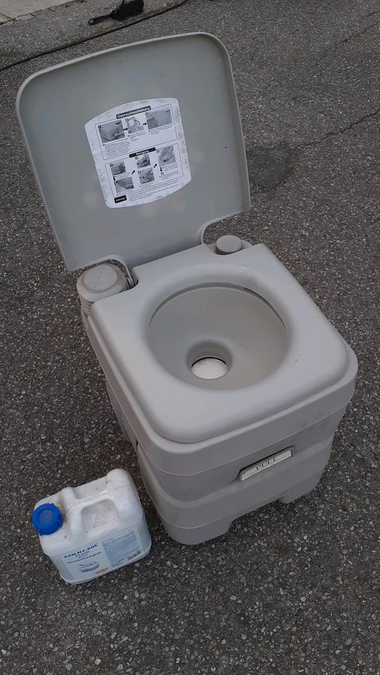Camping Toilette Wohnwagen WC in Kolbermoor