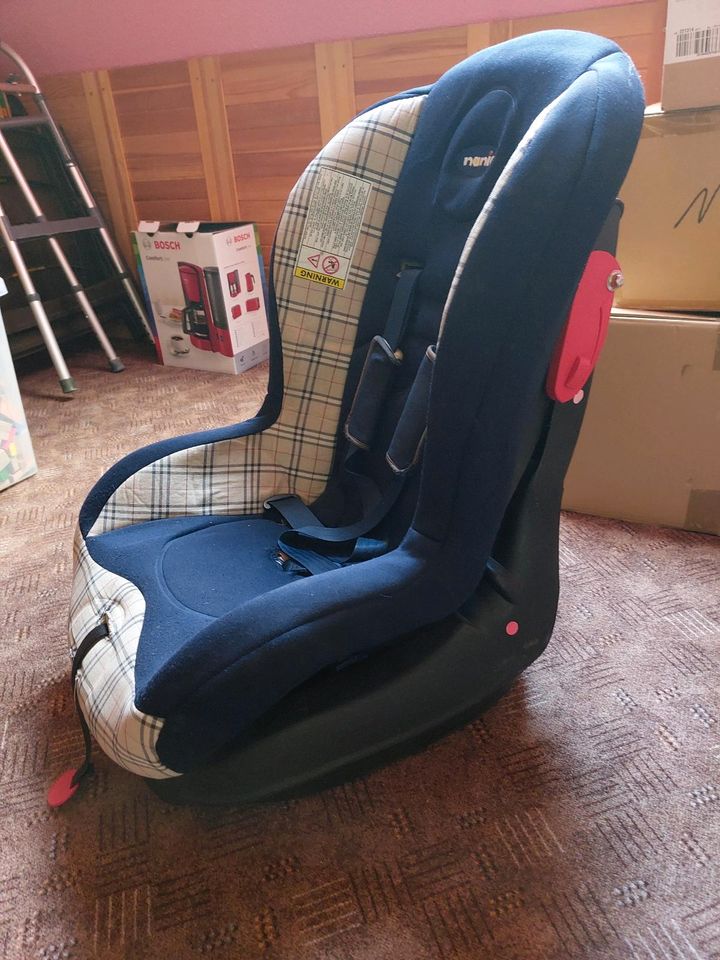 Verschiedene Autositze für Babys /Kleinkinder in Weischütz