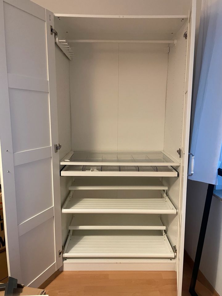 Ikea Pax Schrank Bergsbo in Köln