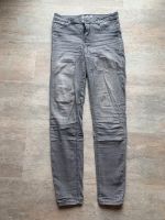 Graue Hose/Skinny-Jeans in Hosengröße 31 Bayern - Eslarn Vorschau