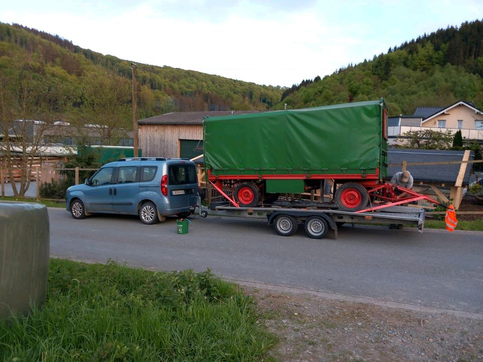 Autotransportanhänger MIETEN / KFZ-TRANSPORTER / TRAILER in Herborn