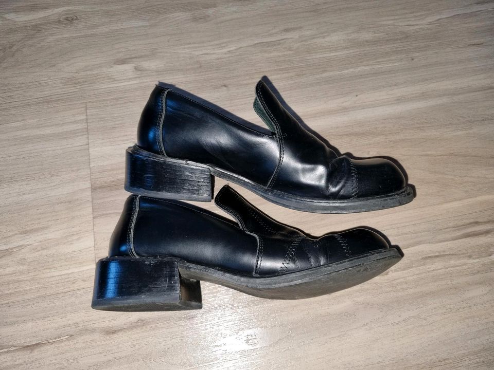 Schicke Schwarze Halbschuhe in 39 von Danny Shoes in Kördorf