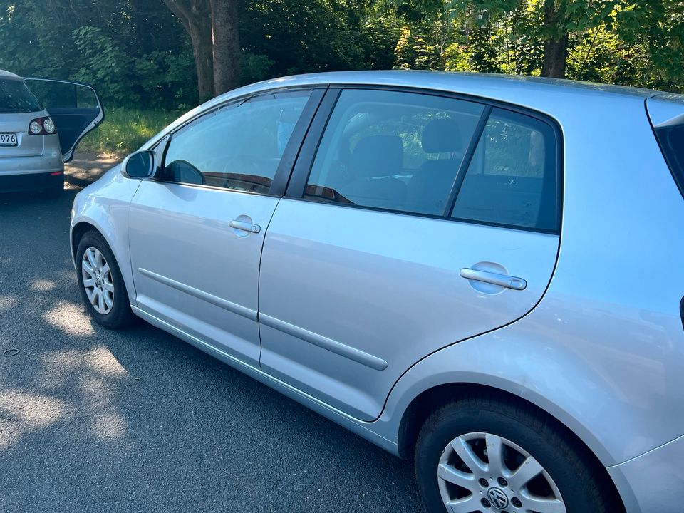 VwGolf 5 Plus 1,9 tdi ,klimaautom. heckklappe Farbcode LA7W in Gronau (Westfalen)