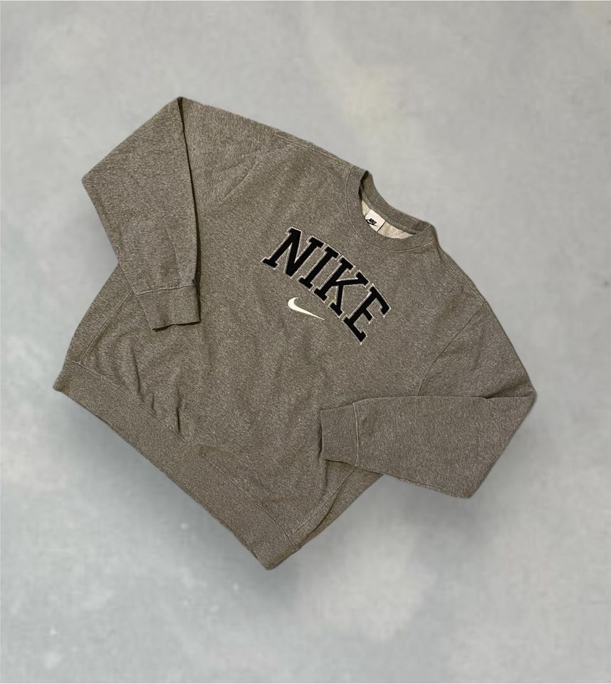 Nike Vintage Sweater grau Gr L embroided Swoosh Retro 90s in Krefeld