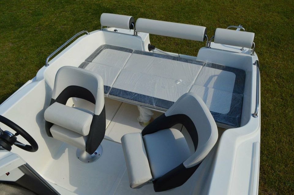 Motorboot SeaRider 530 Cabin Boot Kajütboot neu in Neuruppin