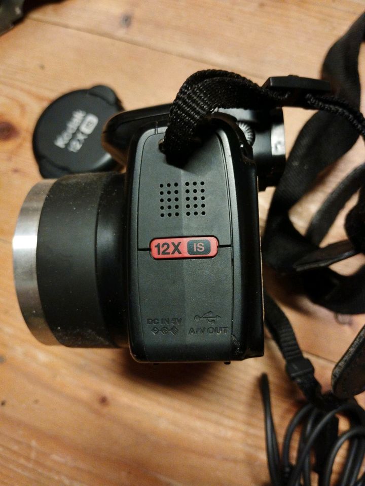 Kodak Easy Share P850 5.1  Digitale Zoomkamera mit 5.1MP in Glottertal