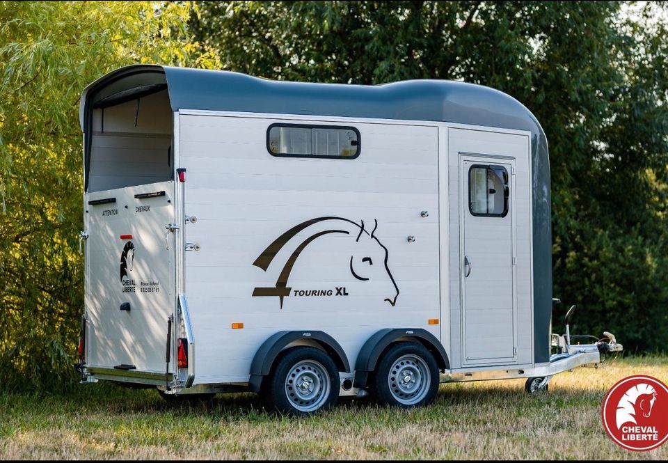 ❤️Cheval Touring Country XL❤️inkl. Lieferung ❤️2600kg Frontausstieg große Sattelkammer Aluboden Tempo100  Pferde Anhänger Debon in Hannover