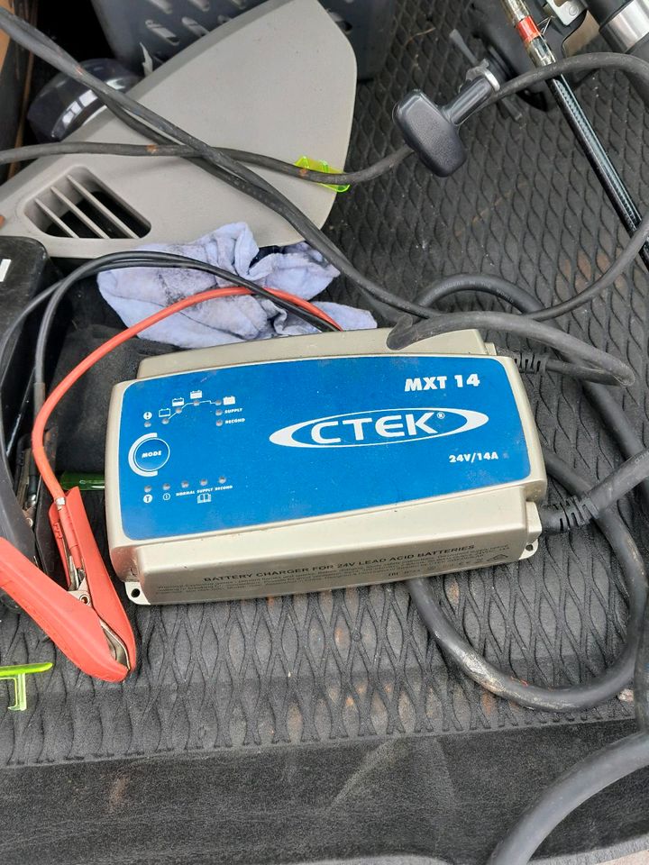CTEK MXT 14 24V  Ladegerät in Hamburg