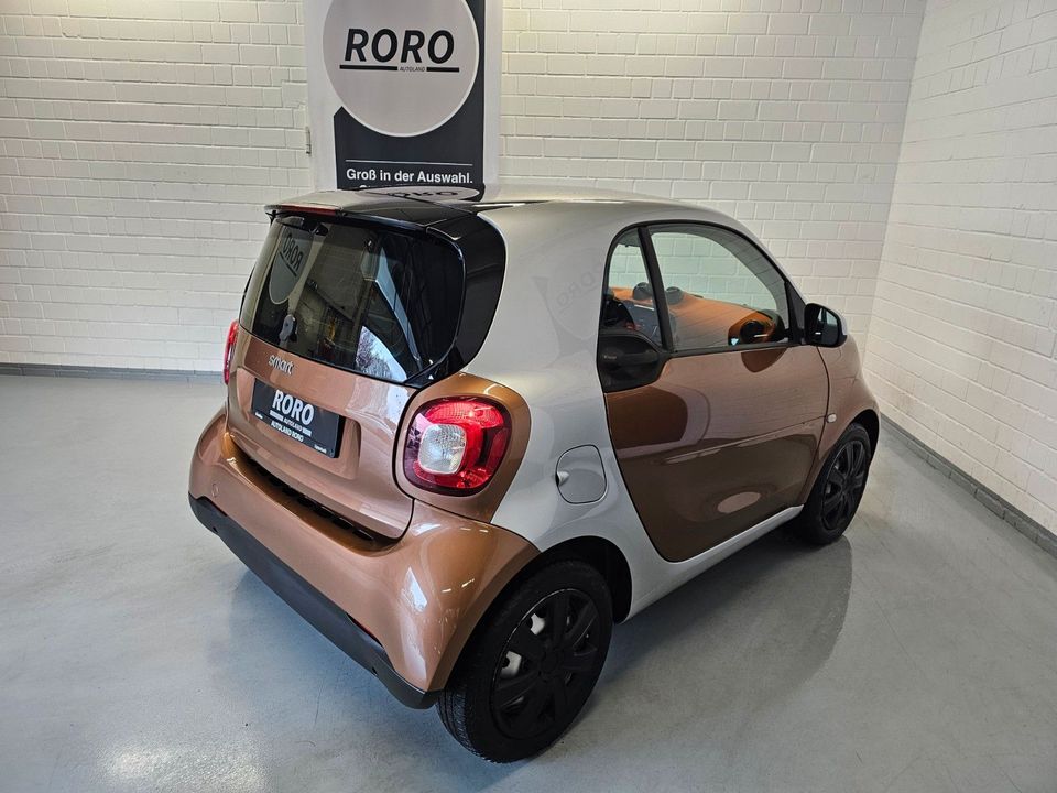 Smart ForTwo 1.0  coupe Basis + Panorama/TEMP/SH/TFL in Lippstadt