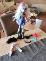 Monster High Barbie Abbey Bominable Nordrhein-Westfalen - Erftstadt Vorschau