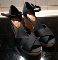 Original Hilfiger Damenschuhe zu verkaufen Berlin - Marzahn Vorschau