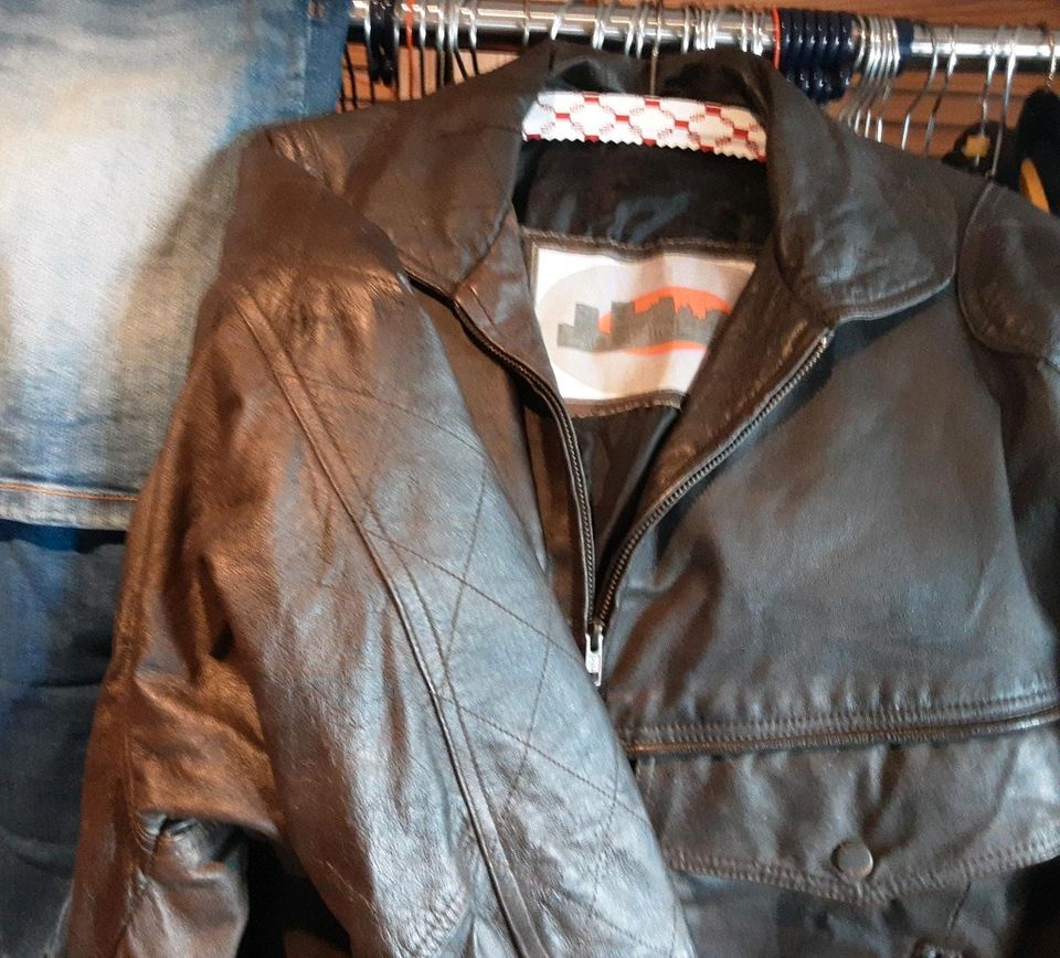 Herren Lederjacke Gr.54 eher Gr.52  Biker  Stil  braun in Bunde