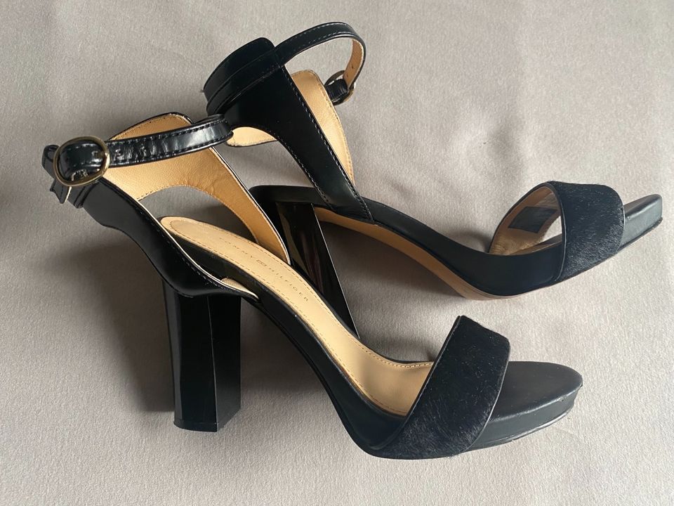 Tommy Hilfiger Sandalen Damenschuhe Gr. 36 schwarz 10 cm Absatz in  Obergiesing-Fasangarten - Obergiesing | eBay Kleinanzeigen ist jetzt  Kleinanzeigen