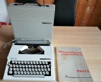 Reiseschreibmaschine mit Koffer und Buch Maschinenschreiben Sachsen-Anhalt - Köthen (Anhalt) Vorschau