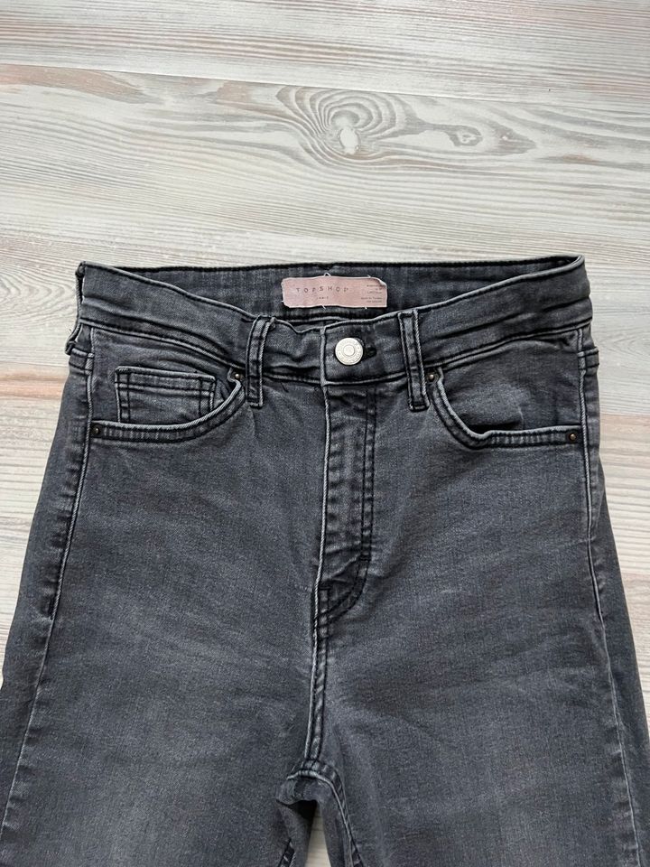 Jeans von Topshop Gr W26 L30 in Sindelfingen