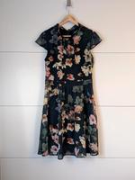Kleid mit Blumen Nordrhein-Westfalen - Issum Vorschau