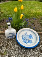 Teller und Flasche alt vintage blau Hessen - Kassel Vorschau