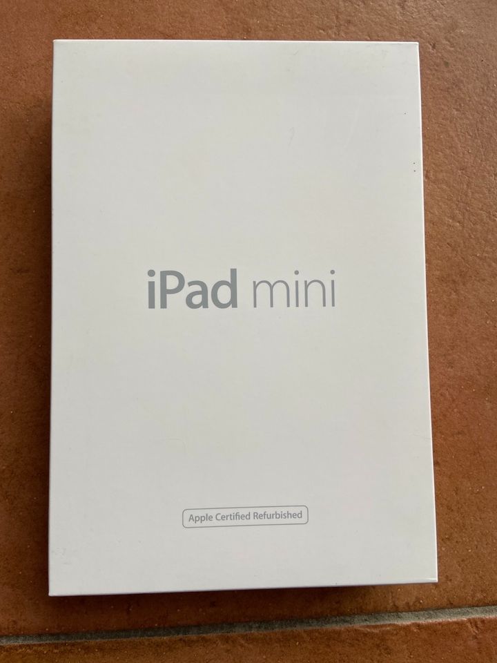 Apple original iPad Mini 16 GB wifi blaue Schutzhülle Top wie Neu in Stockach