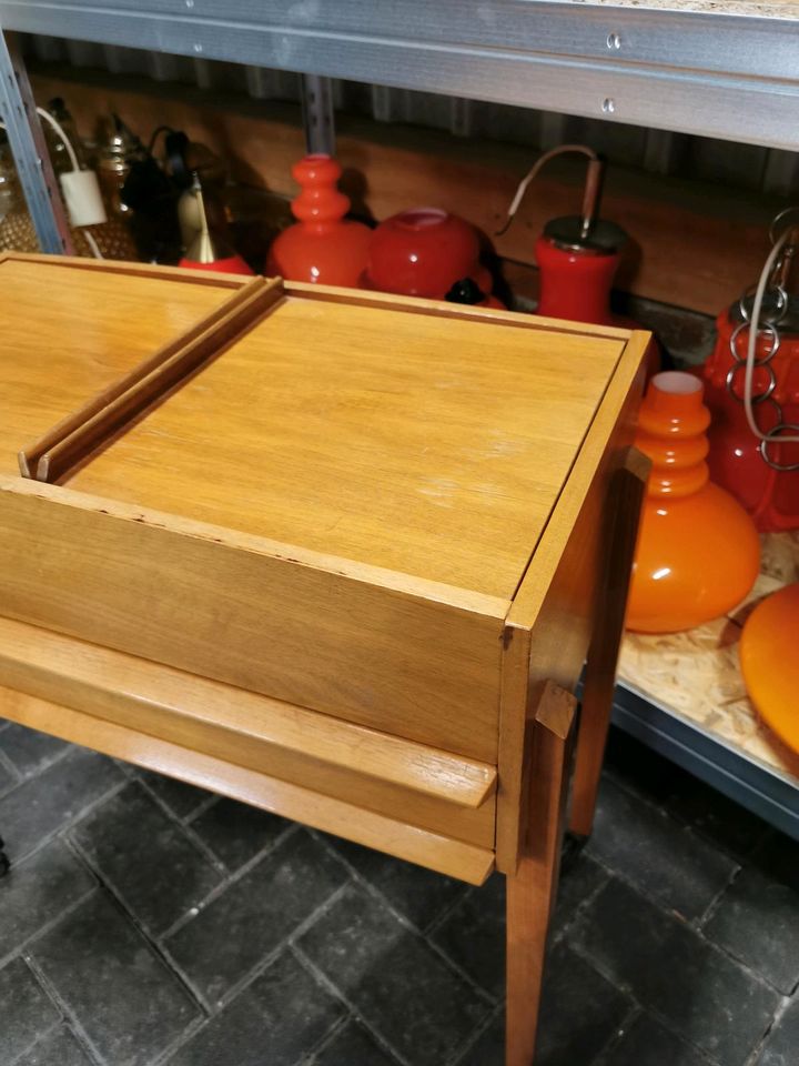 Vintage Retro Nahwagen Tisch Teak Möbel 70er Mid Space Loft in Ovelgönne