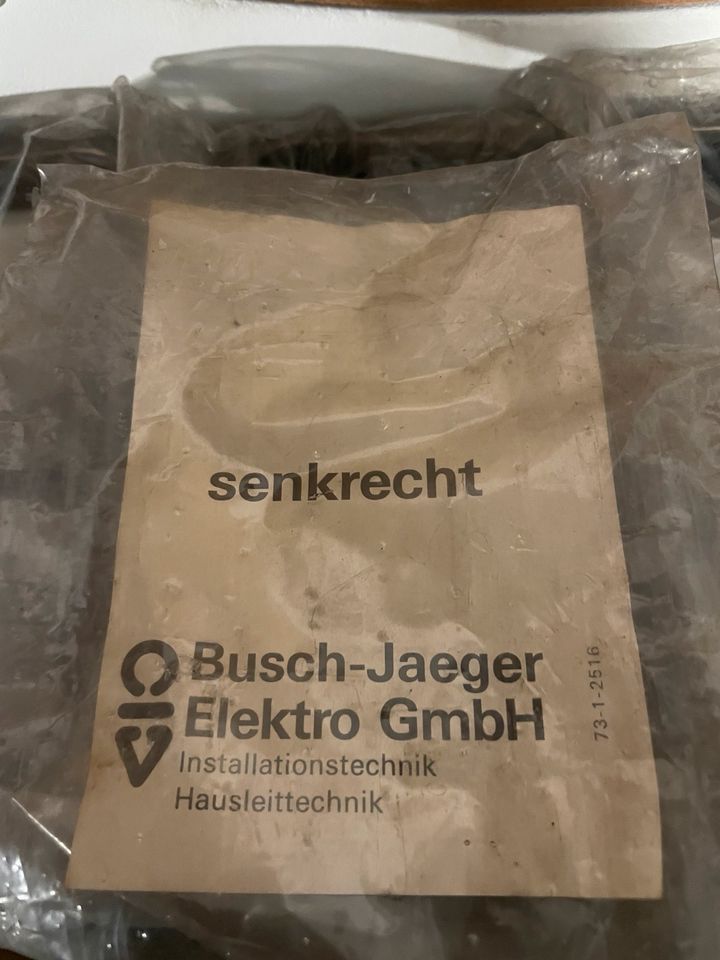 Busch Jaerger 3 fach senkrecht in Duisburg