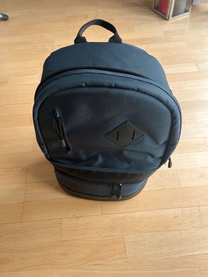 Kameratasche/Rucksack von Canon BP100 in Bingen