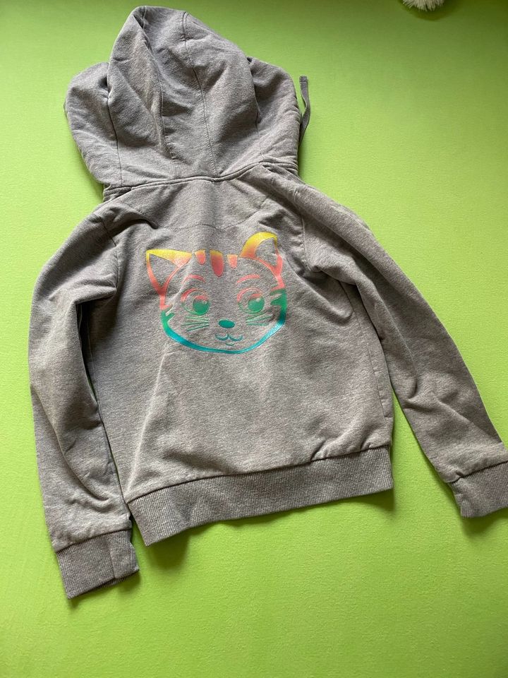 Sweat Jacke, grau 128 mit Katze in Rüsselsheim