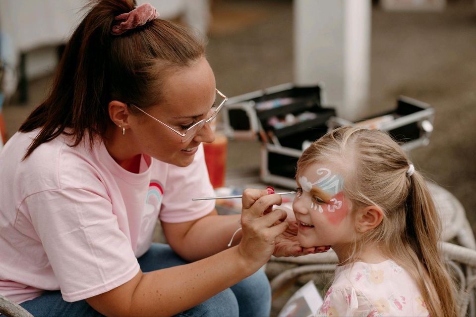 Kinderschminken und Glitzertattoos in Spiesen-Elversberg