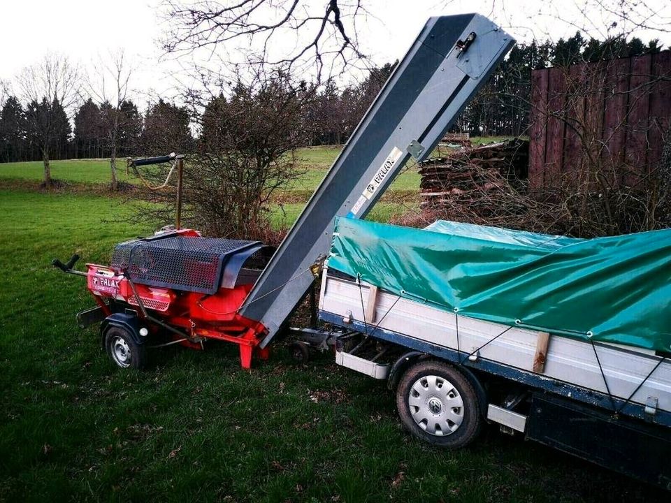 Sägespalter,MOBIL,MIETEN,Sägespaltautomat,Säge,Spalter,Buche,Holz in Hilchenbach