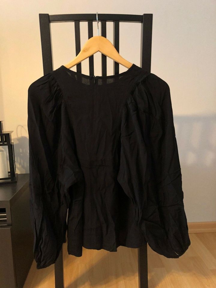 schwarze Bluse von Mango in Hamburg